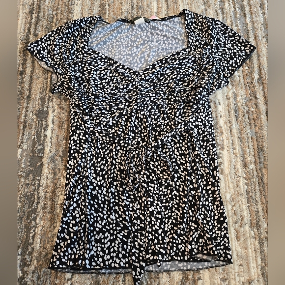 Black and White Polka Dot Top - Picture 1 of 1